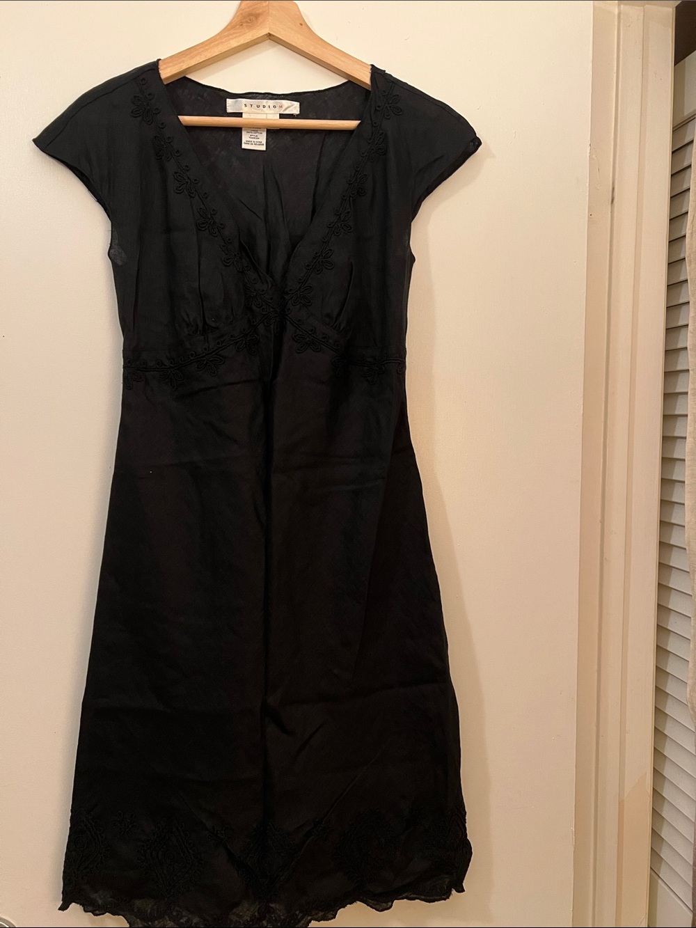 Studio M Black V-Neck Linen Blend Dress